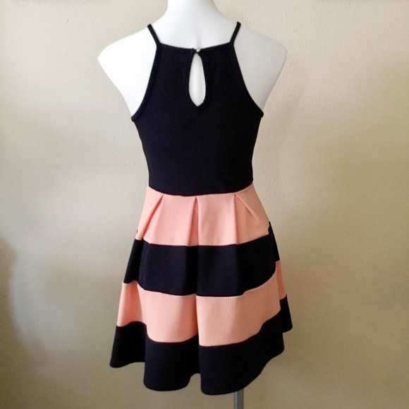 ‼️sold‼️ Agaci pink and navy striped  dress - Picture 2 of 6